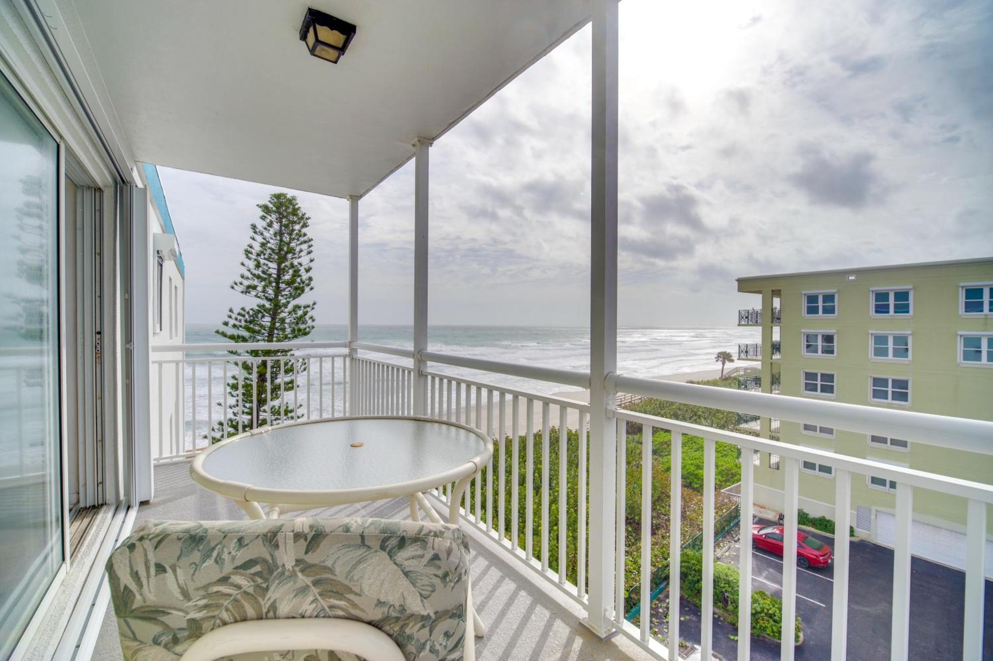 Pet-Friendly Satellite Beach Condo With Balcony! エクステリア 写真